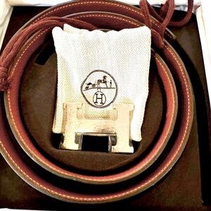 H Martelee silver belt buckle & Reversible leather strap 32 mm
(40inches long)